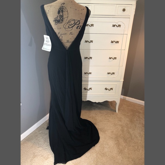 Vera Wang Dresses & Skirts - Vera Wang Evening Gown Sexy Open Back